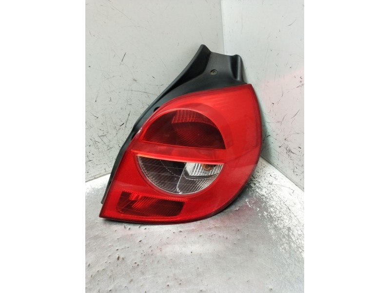 Recambio de piloto trasero derecho para renault clio iii (br0/1, cr0/1) 1.2 16v (br02, br0j, br11, cr02, cr0j, cr11) referencia 