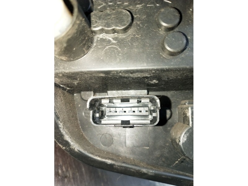 Recambio de piloto trasero derecho para renault clio iii (br0/1, cr0/1) 1.2 16v (br02, br0j, br11, cr02, cr0j, cr11) referencia 