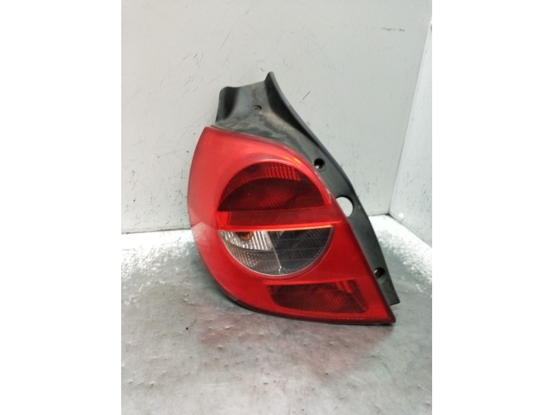 Recambio de piloto trasero izquierdo para renault clio iii (br0/1, cr0/1) 1.2 16v (br02, br0j, br11, cr02, cr0j, cr11) referenci