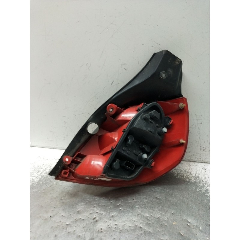 Recambio de piloto trasero izquierdo para renault clio iii (br0/1, cr0/1) 1.2 16v (br02, br0j, br11, cr02, cr0j, cr11) referenci