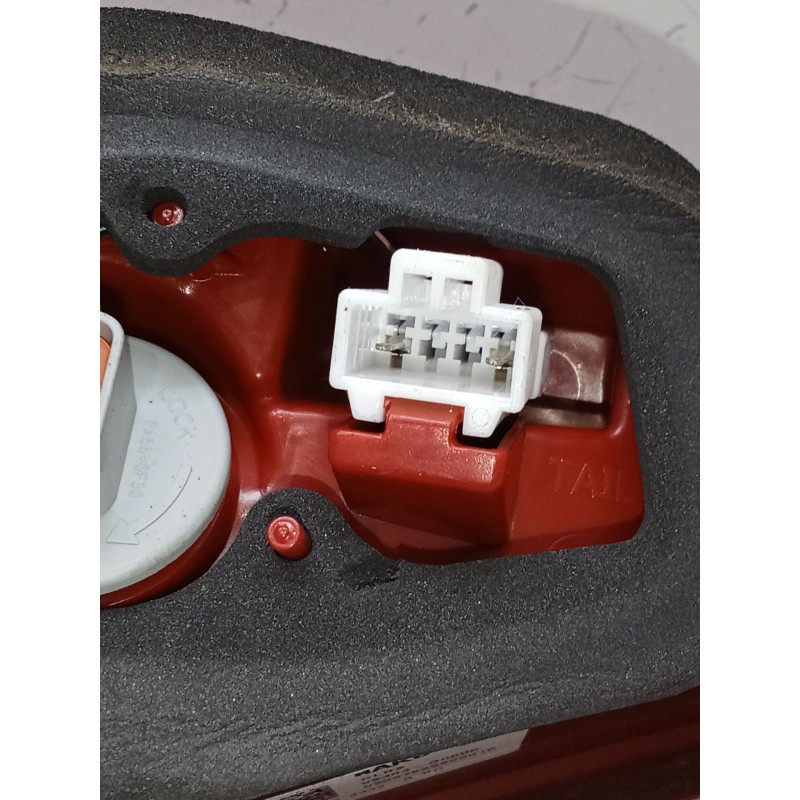 Recambio de piloto trasero derecho interior para hyundai i20 iii (bc3, bi3) 1.0 t-gdi referencia OEM IAM 92404Q0000  