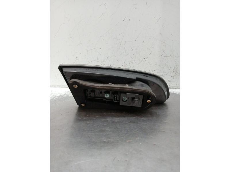 Recambio de piloto trasero derecho interior para seat ibiza iii (6l1) 1.4 16v referencia OEM IAM   2002