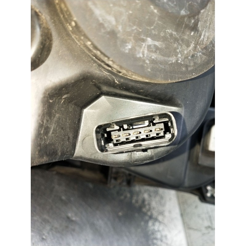 Recambio de faro izquierdo para renault clio iii (br0/1, cr0/1) 1.2 16v (br02, br0j, br11, cr02, cr0j, cr11) referencia OEM IAM 