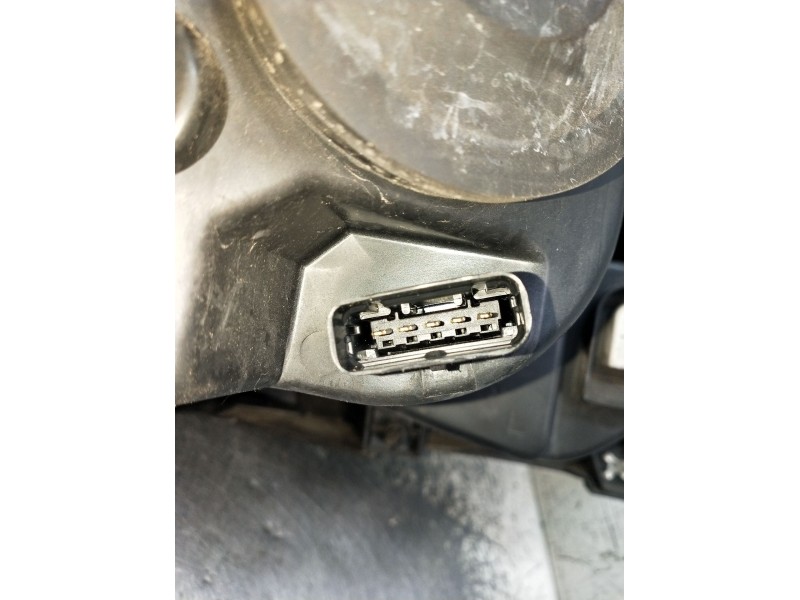 Recambio de faro izquierdo para renault clio iii (br0/1, cr0/1) 1.2 16v (br02, br0j, br11, cr02, cr0j, cr11) referencia OEM IAM 