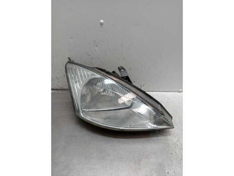 Recambio de faro derecho para ford focus i sedán (dfw) 1.8 turbo di / tddi referencia OEM IAM   