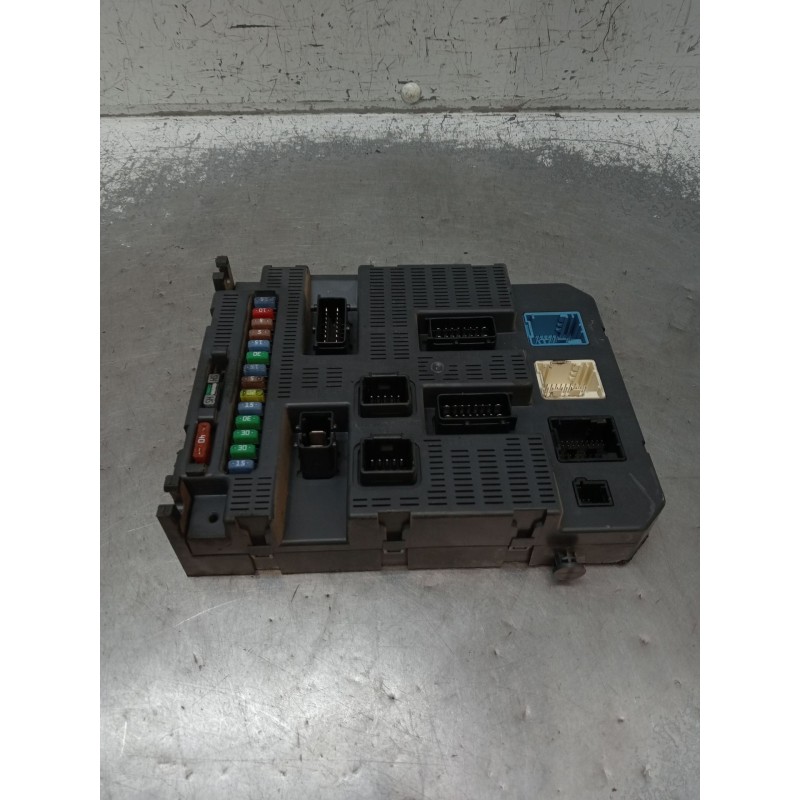 Recambio de caja reles / fusibles para peugeot 308 i (4a_, 4c_) 1.6 16v referencia OEM IAM 9663798180 BSI2004 P0200 2007