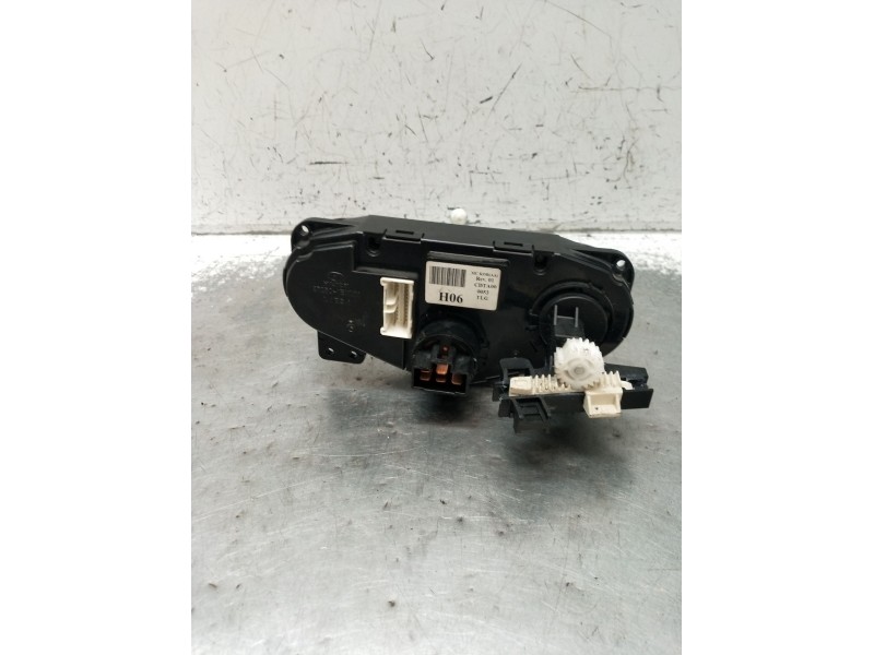 Recambio de mando calefaccion / aire acondicionado para hyundai accent iii (mc) 1.4 gl referencia OEM IAM 972501EXXX  2005