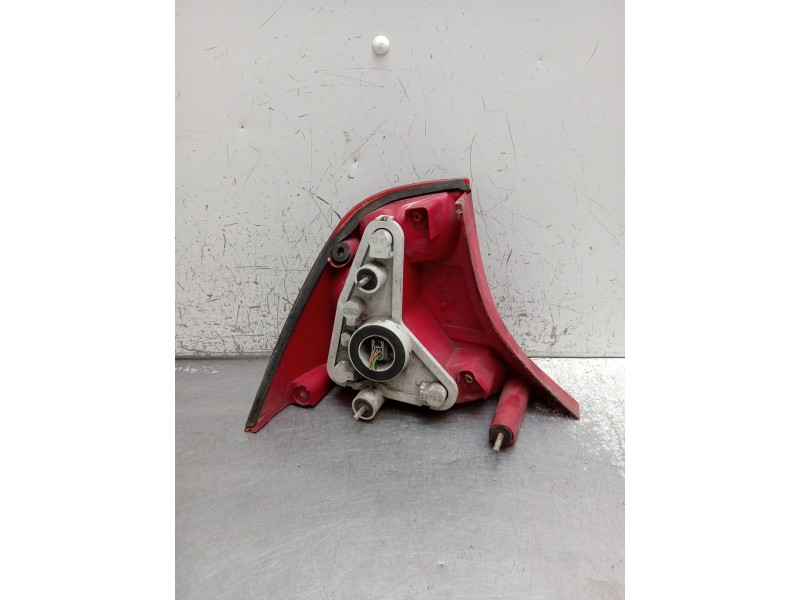 Recambio de piloto trasero derecho para ford focus i sedán (dfw) 1.8 turbo di / tddi referencia OEM IAM   