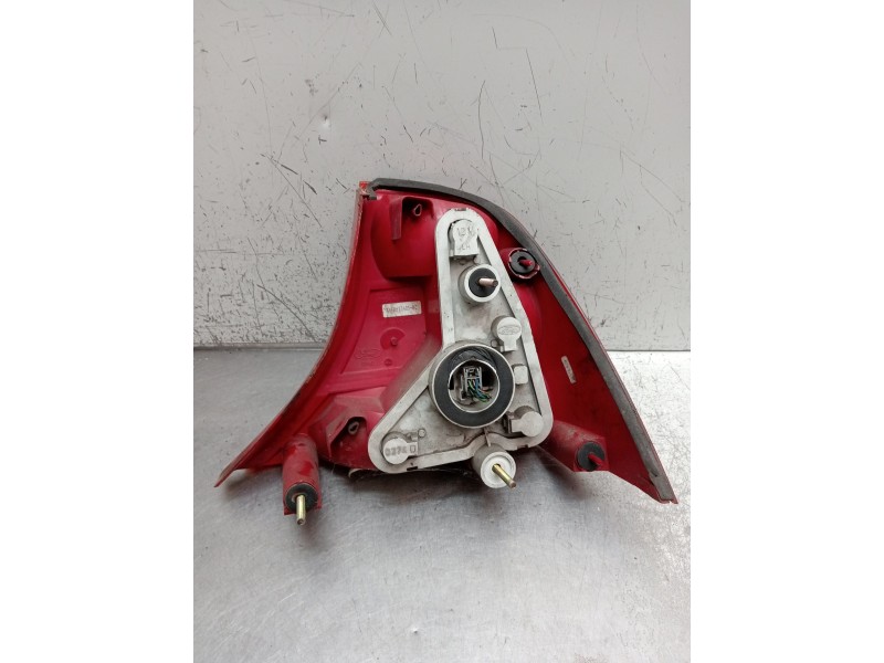 Recambio de piloto trasero izquierdo para ford focus i sedán (dfw) 1.8 turbo di / tddi referencia OEM IAM   