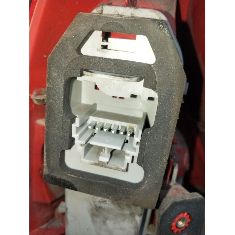 Recambio de piloto trasero derecho para renault clio ii (bb_, cb_) 1.5 dci (b/cb08) referencia OEM IAM   2001