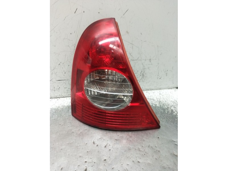 Recambio de piloto trasero izquierdo para renault clio ii (bb_, cb_) 1.5 dci (b/cb08) referencia OEM IAM   