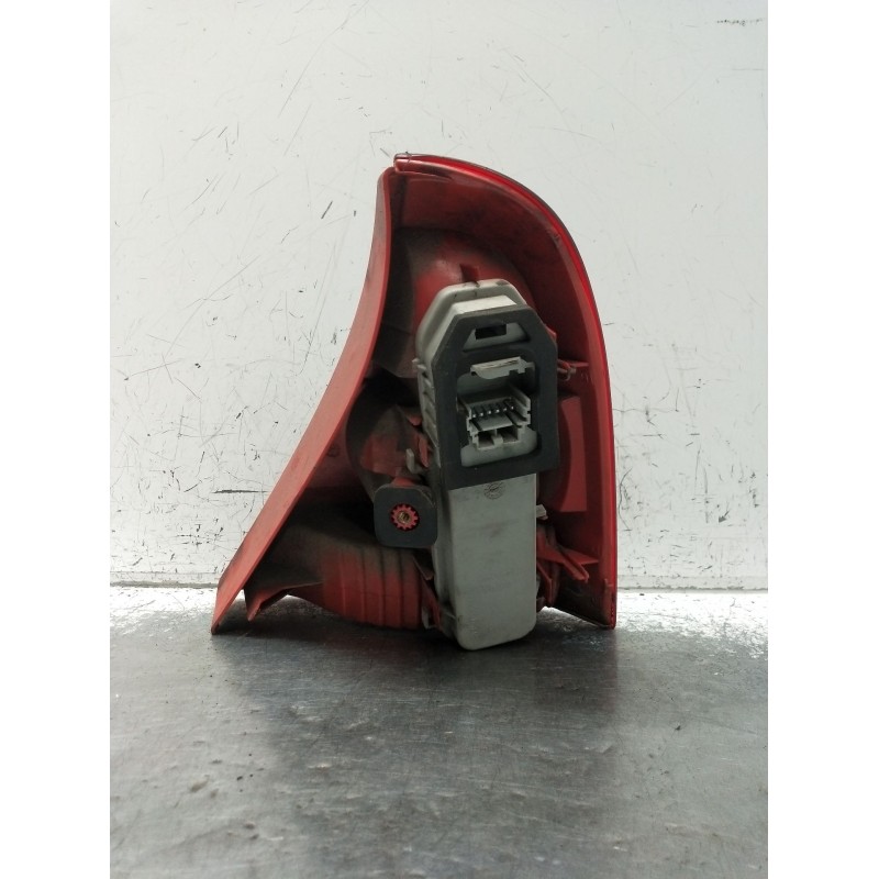 Recambio de piloto trasero izquierdo para renault clio ii (bb_, cb_) 1.5 dci (b/cb08) referencia OEM IAM   