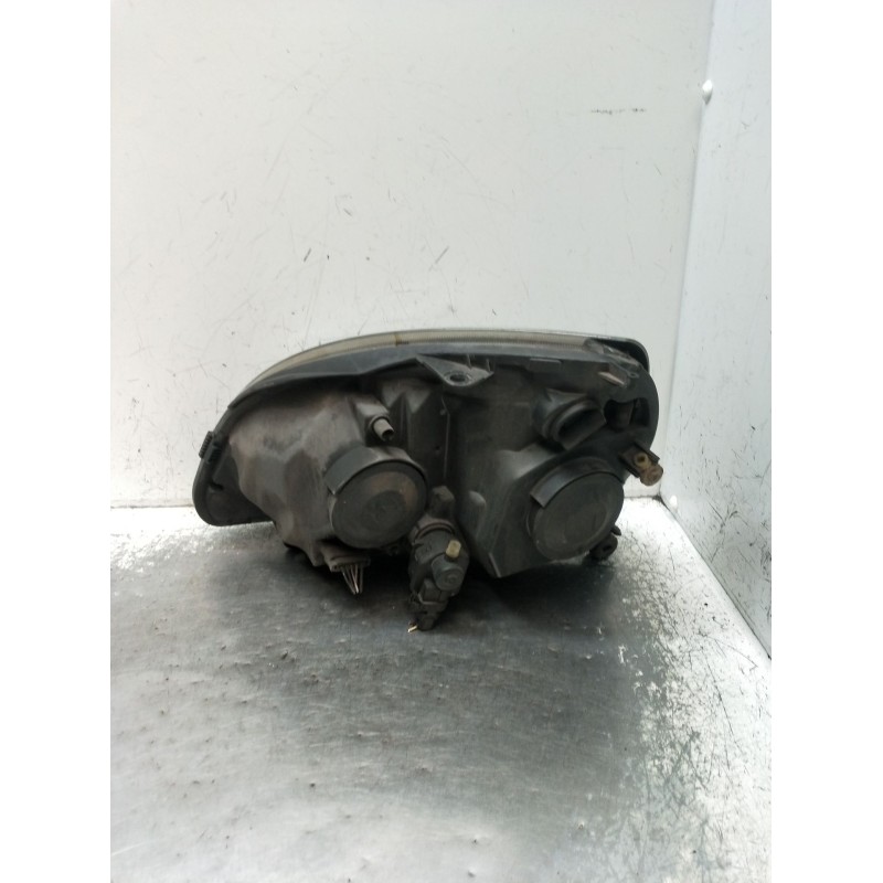 Recambio de faro derecho para renault clio ii (bb_, cb_) 1.5 dci (b/cb08) referencia OEM IAM   