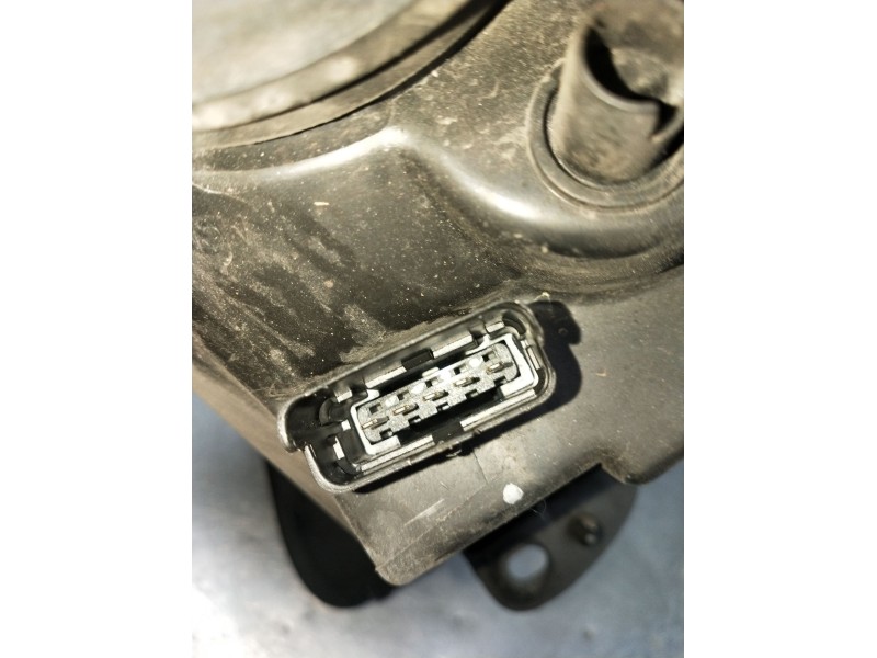 Recambio de faro derecho para renault clio ii (bb_, cb_) 1.5 dci (b/cb08) referencia OEM IAM   