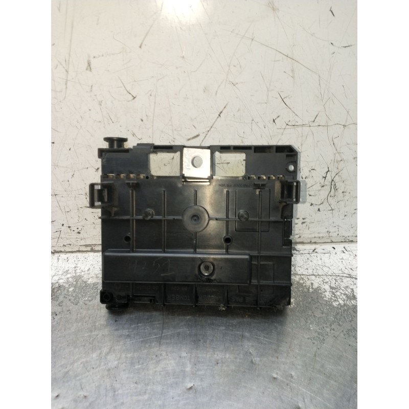 Recambio de caja reles / fusibles para peugeot partner furgoneta/monovolumen 1.6 hdi / bluehdi 75 referencia OEM IAM 9807028880 