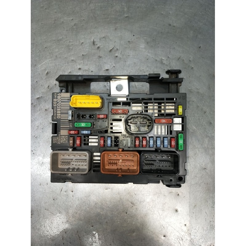 Recambio de caja reles / fusibles para peugeot partner furgoneta/monovolumen 1.6 hdi / bluehdi 75 referencia OEM IAM 9807028880 