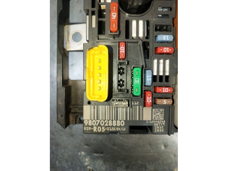 Recambio de caja reles / fusibles para peugeot partner furgoneta/monovolumen 1.6 hdi / bluehdi 75 referencia OEM IAM 9807028880 