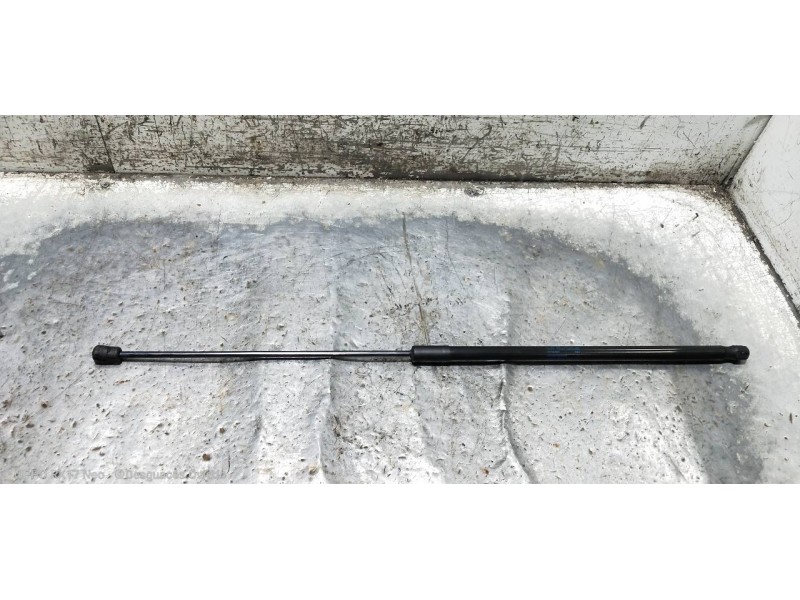 Recambio de amortiguadores capo para audi a3 (8v) ambiente referencia OEM IAM 8V082335903S  