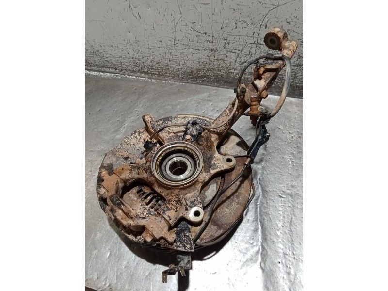 Recambio de mangueta delantera derecha para toyota hilux vii pick-up (_n1_, _n2_, _n3_) 2.5 d-4d 4wd (kun25_) referencia OEM IAM