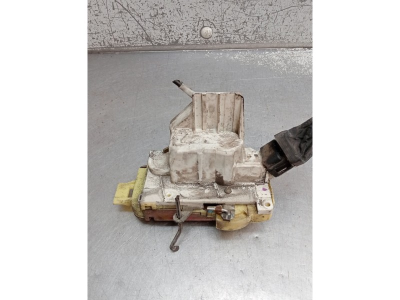Recambio de motor cierre centralizado delantero derecho para ford focus i sedán (dfw) 1.8 turbo di / tddi referencia OEM IAM   