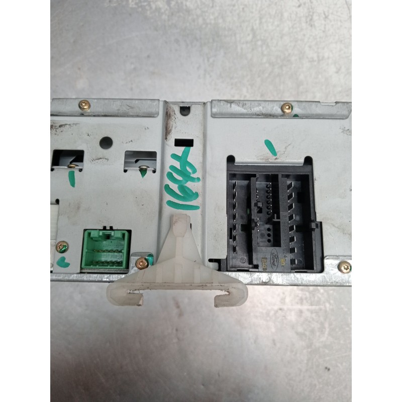 Recambio de sistema audio / radio cd para ford focus i sedán (dfw) 1.8 turbo di / tddi referencia OEM IAM   
