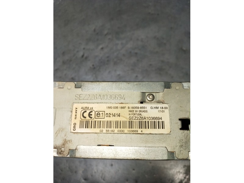Recambio de sistema audio / radio cd para seat leon (1m1) 1.9 tdi referencia OEM IAM 1M0035186F  1999