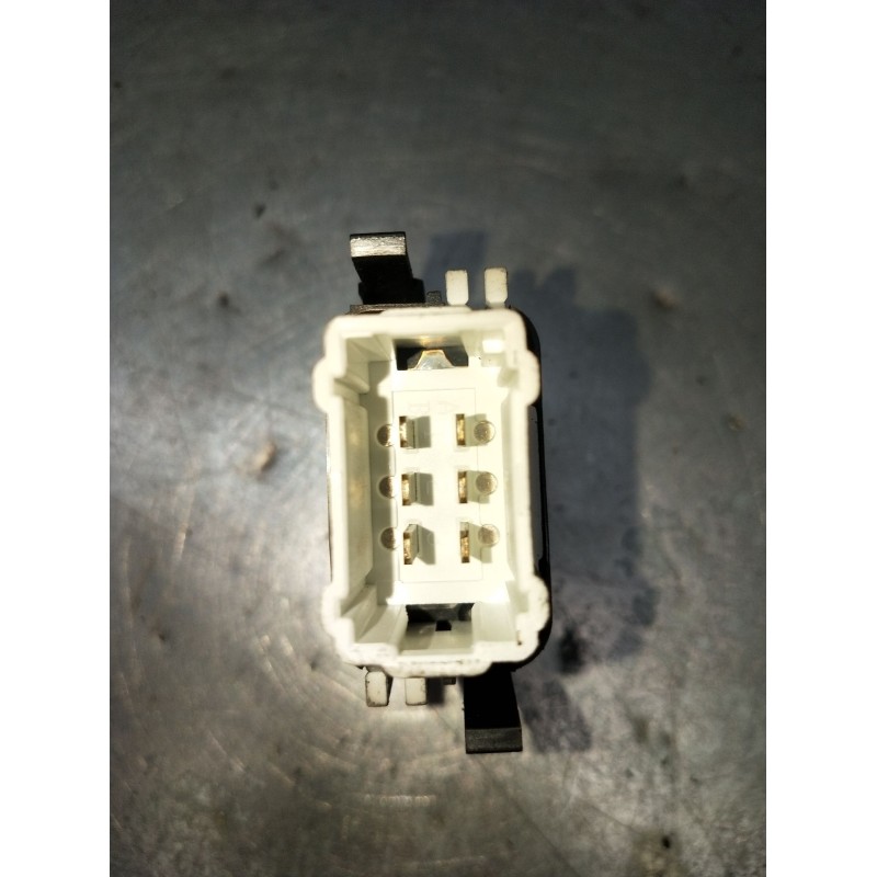 Recambio de mando elevalunas delantero derecho para renault clio ii (bb_, cb_) 1.5 dci (b/cb08) referencia OEM IAM  5P 2001