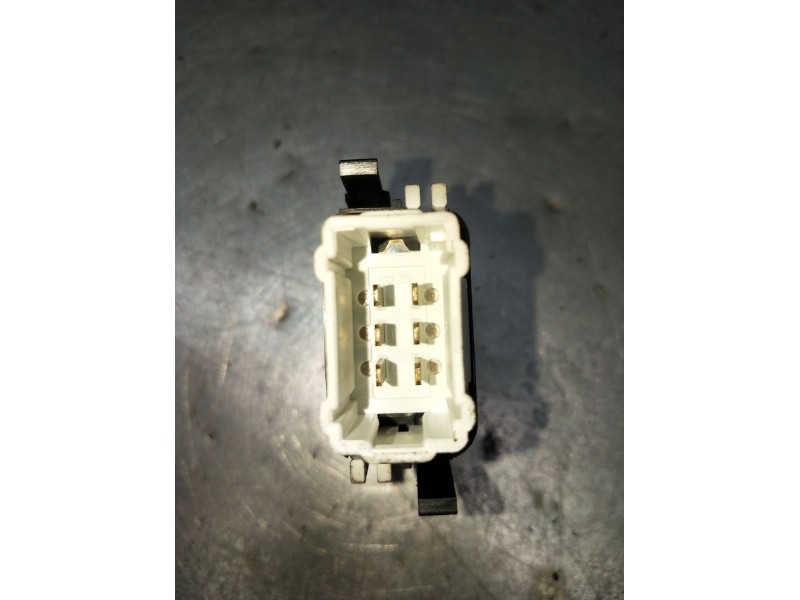 Recambio de mando elevalunas delantero derecho para renault clio ii (bb_, cb_) 1.5 dci (b/cb08) referencia OEM IAM  5P 2001