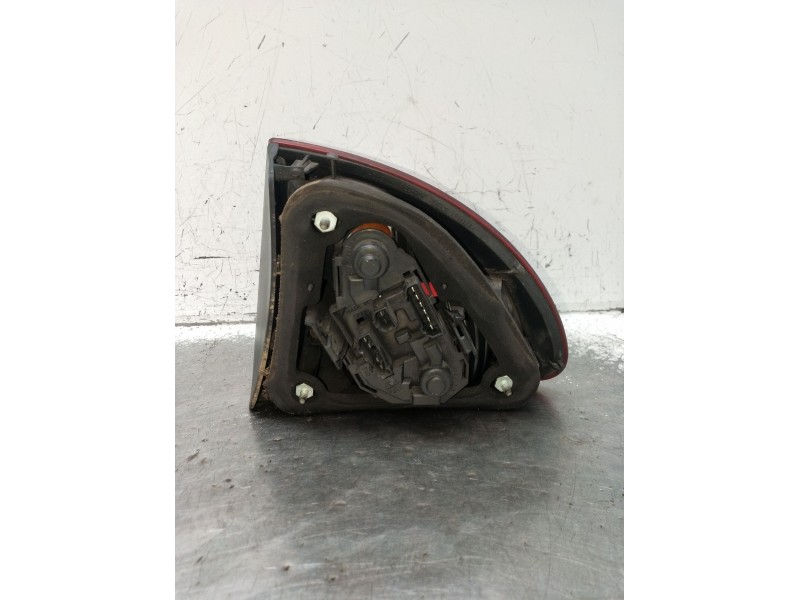 Recambio de piloto trasero izquierdo para seat leon (1m1) 1.9 tdi referencia OEM IAM   1999