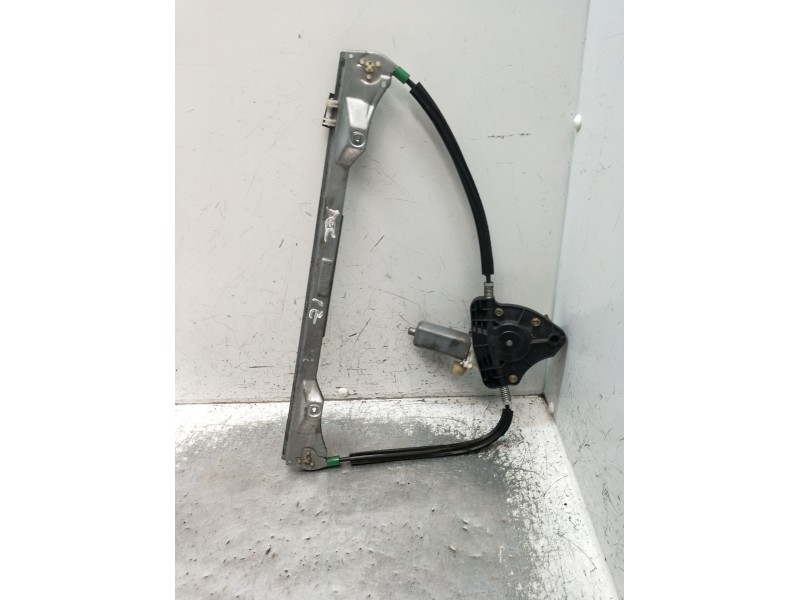 Recambio de elevalunas delantero izquierdo para renault clio ii (bb_, cb_) 1.5 dci (b/cb08) referencia OEM IAM  5P 2001