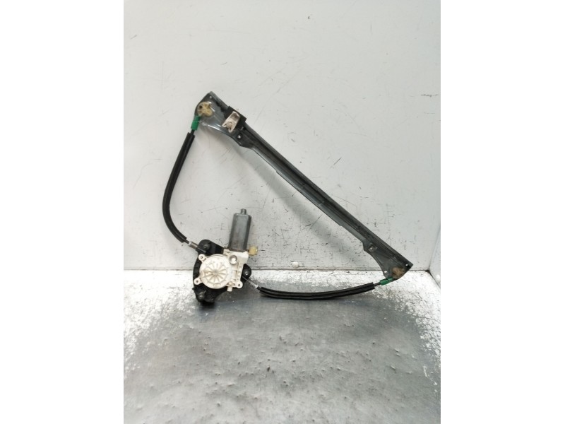 Recambio de elevalunas delantero izquierdo para renault clio ii (bb_, cb_) 1.5 dci (b/cb08) referencia OEM IAM  5P 2001