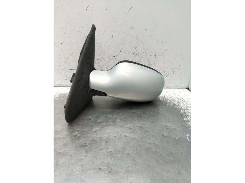 Recambio de retrovisor izquierdo para renault clio ii (bb_, cb_) 1.5 dci (b/cb08) referencia OEM IAM ELÉCTRICO  2001