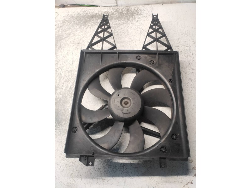 Recambio de electroventilador para volkswagen fox (5z1) básico referencia OEM IAM 6Q0121207  