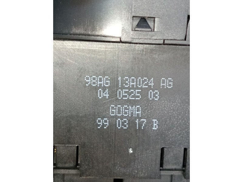 Recambio de mando luces para ford focus i sedán (dfw) 1.8 turbo di / tddi referencia OEM IAM   