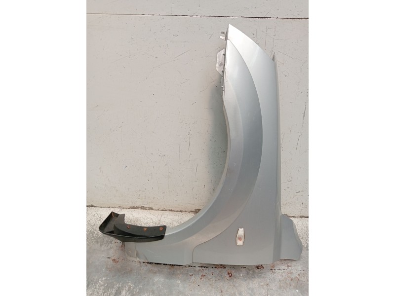Recambio de aleta delantera izquierda para kia sorento i (jc) 2.5 crdi referencia OEM IAM   