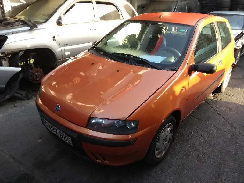 fiat punto berlina (188) del año 2000