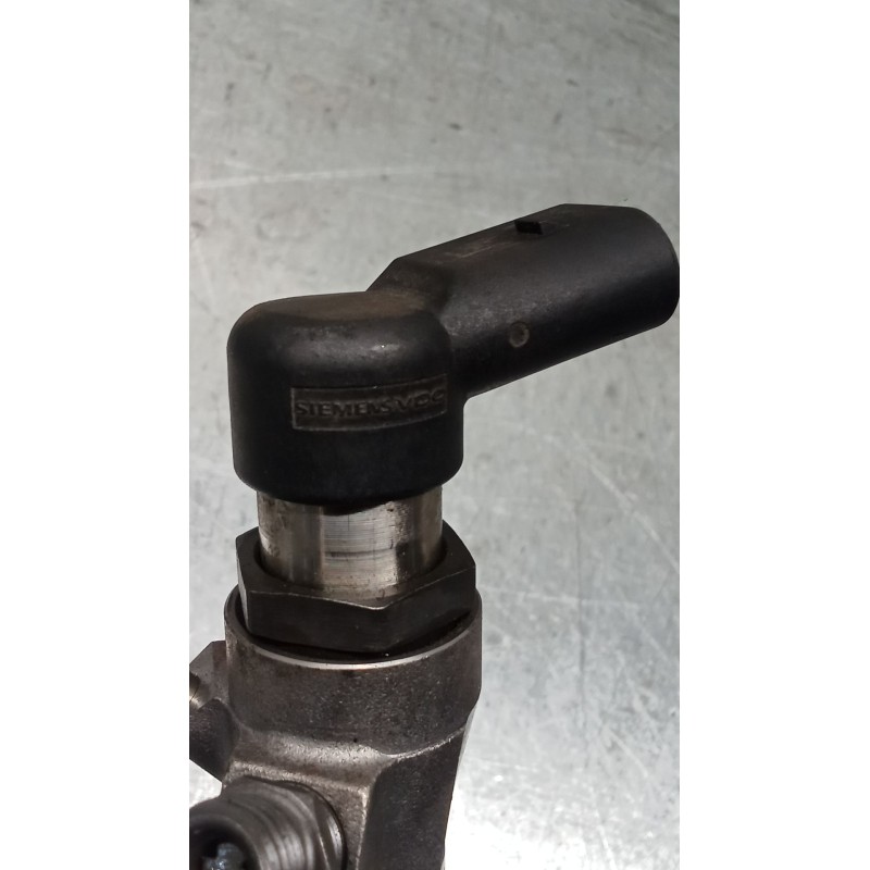 Recambio de inyector para renault scénic iii (jz0/1_) 1.5 dci referencia OEM IAM 8200903034 H3200704191 SIEMENS
