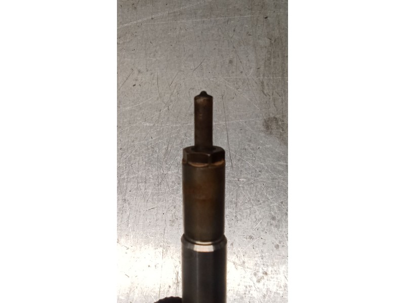 Recambio de inyector para renault scénic iii (jz0/1_) 1.5 dci referencia OEM IAM 8200903034 H3200704191 CONTINENTAL