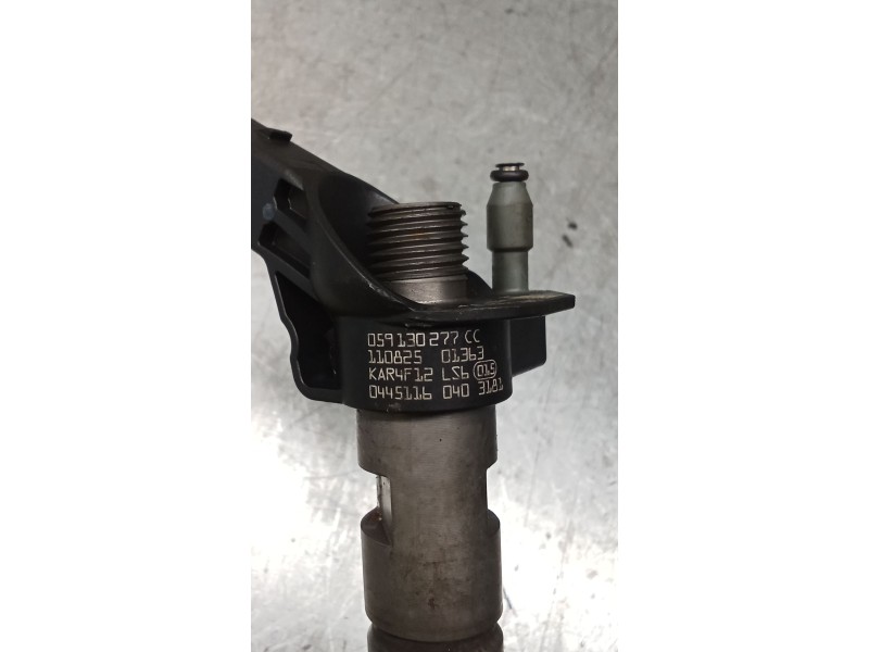 Recambio de inyector para audi a7 sportback (4ga, 4gf) 3.0 tdi quattro referencia OEM IAM 0445116040 059130277CC BOSCH
