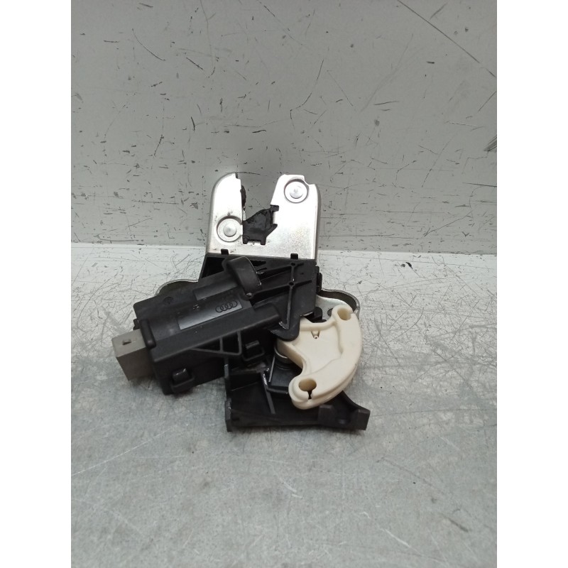 Recambio de motor cierre centralizado porton para audi a4 ber. (b8) s line sportpaket / plus referencia OEM IAM 4F5827505D  2011