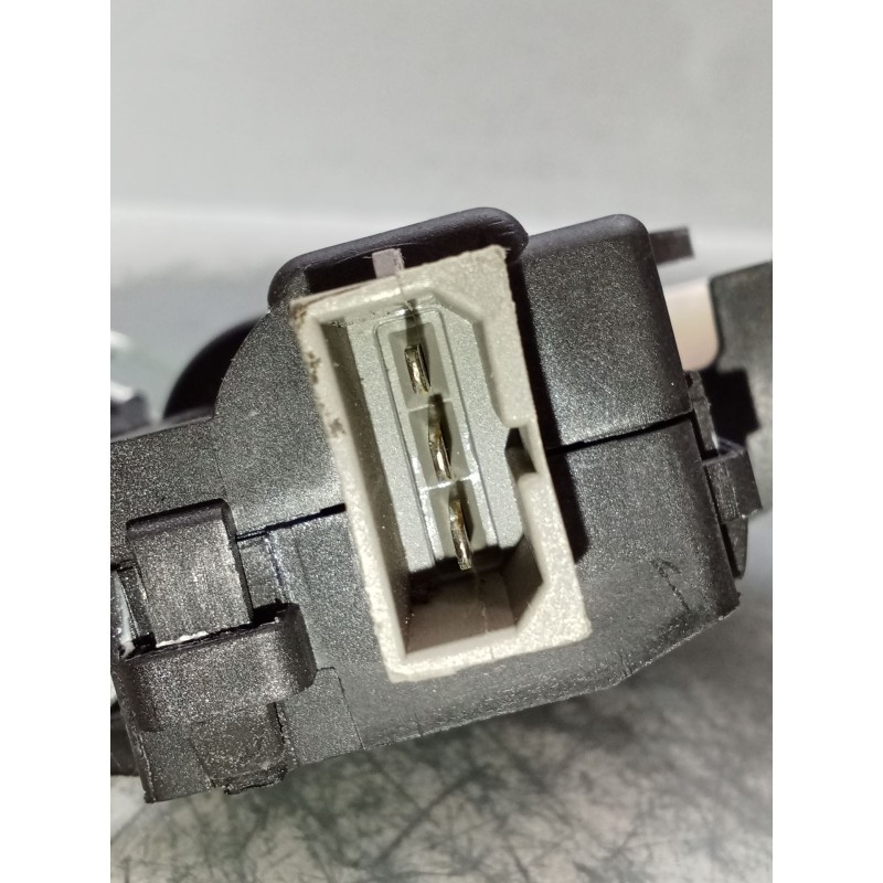 Recambio de motor cierre centralizado porton para audi a4 ber. (b8) s line sportpaket / plus referencia OEM IAM 4F5827505D  2011