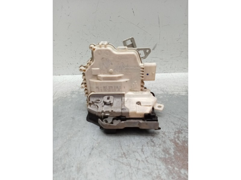 Recambio de motor cierre centralizado trasero derecho para audi a4 ber. (b8) s line sportpaket / plus referencia OEM IAM 8K09390