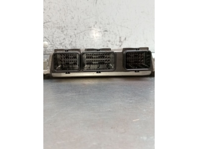 Recambio de centralita motor uce para peugeot 307 cc (3b) 1.6 16v referencia OEM IAM 0261208301 9657036780 9651385480 1039S08247
