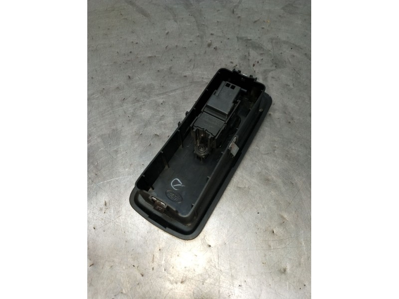 Recambio de mando elevalunas delantero derecho para land rover range rover sport v6 td s referencia OEM IAM AH2214717AB 5P 2010
