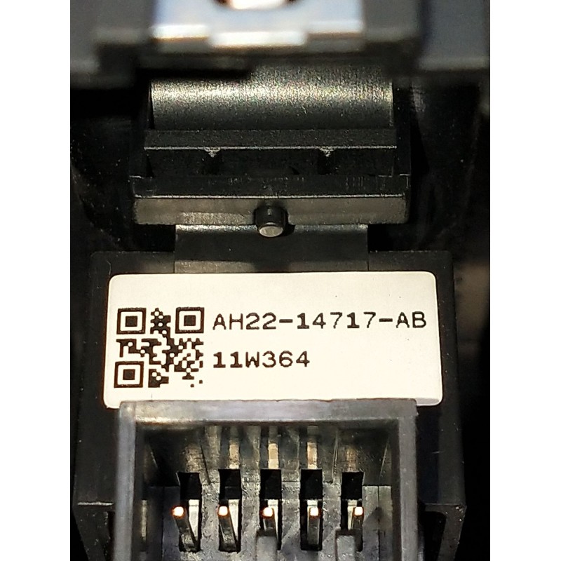 Recambio de mando elevalunas delantero derecho para land rover range rover sport v6 td s referencia OEM IAM AH2214717AB 5P 2010