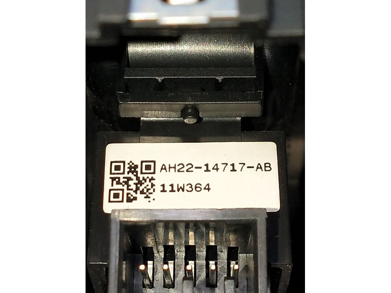 Recambio de mando elevalunas delantero derecho para land rover range rover sport v6 td s referencia OEM IAM AH2214717AB 5P 2010