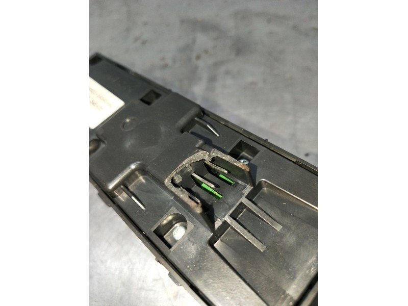 Recambio de mando elevalunas delantero izquierdo para land rover range rover sport v6 td s referencia OEM IAM AH2214540AC 5P 201
