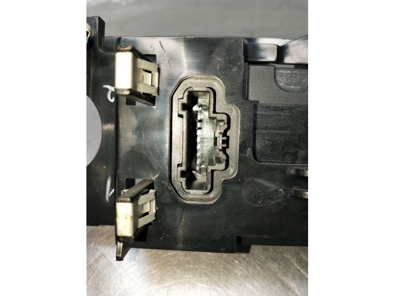 Recambio de mando multifuncion para land rover range rover sport v6 td s referencia OEM IAM CH2218C858BB 111024B11099 2010