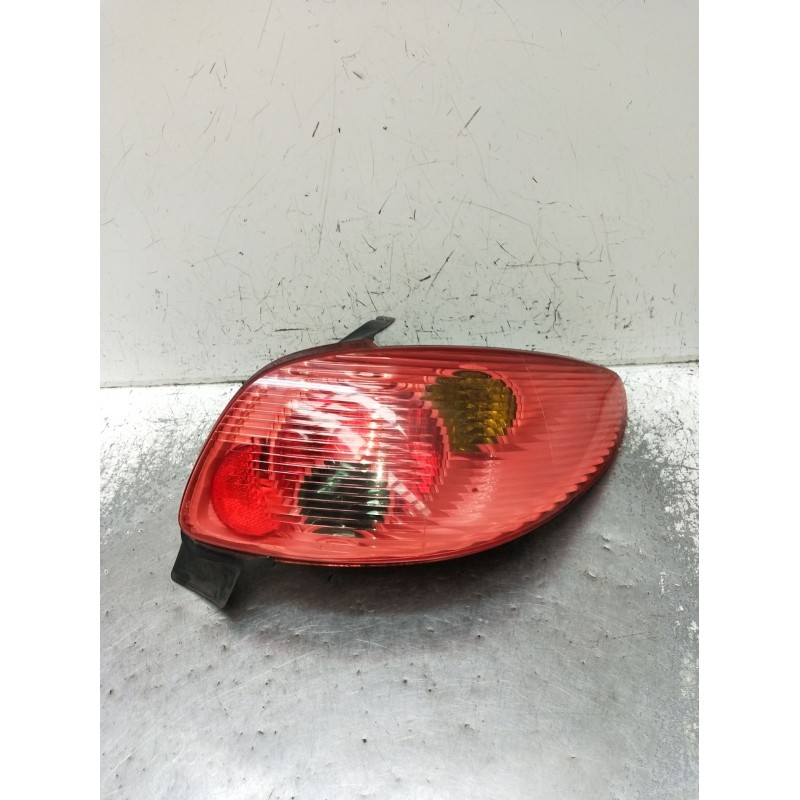 Recambio de piloto trasero derecho para peugeot 206 hatchback (2a/c) 1.4 hdi eco 70 referencia OEM IAM   2003