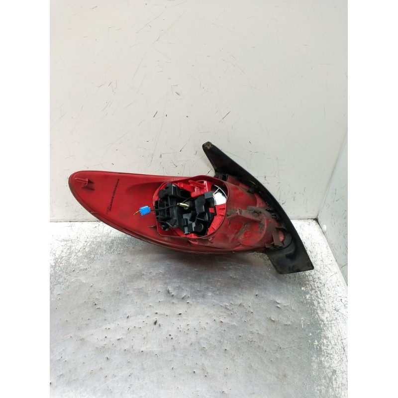 Recambio de piloto trasero derecho para peugeot 206 hatchback (2a/c) 1.4 hdi eco 70 referencia OEM IAM   2003